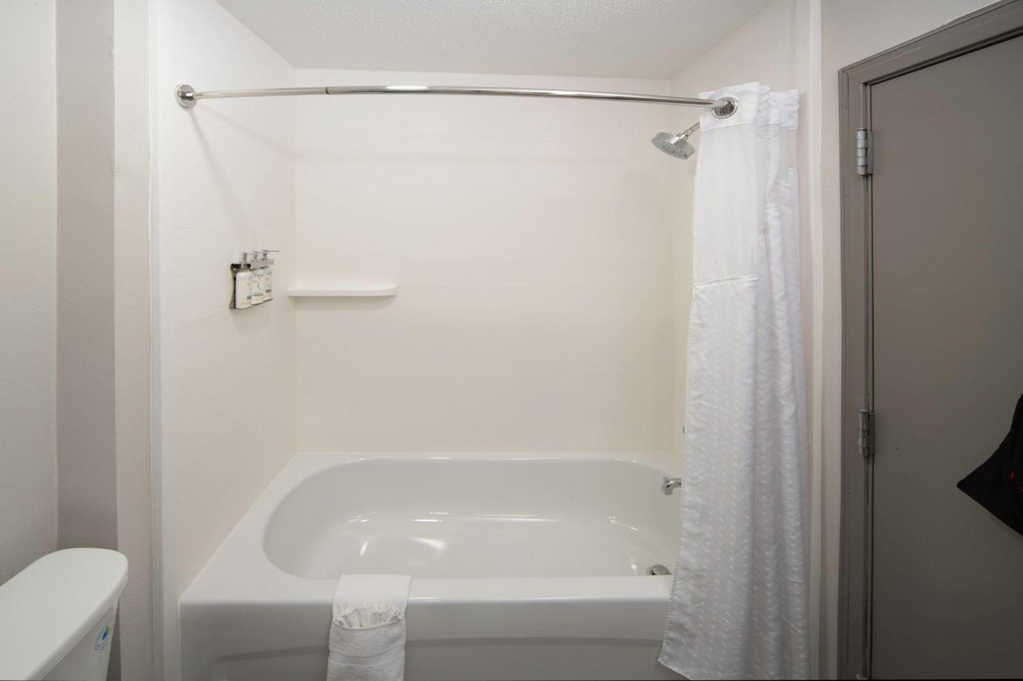 Holiday Inn Express & Suites Indianapolis - East By Ihg Екстериор снимка