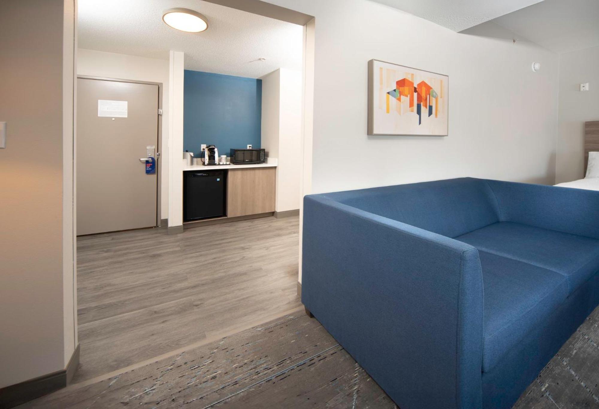Holiday Inn Express & Suites Indianapolis - East By Ihg Екстериор снимка