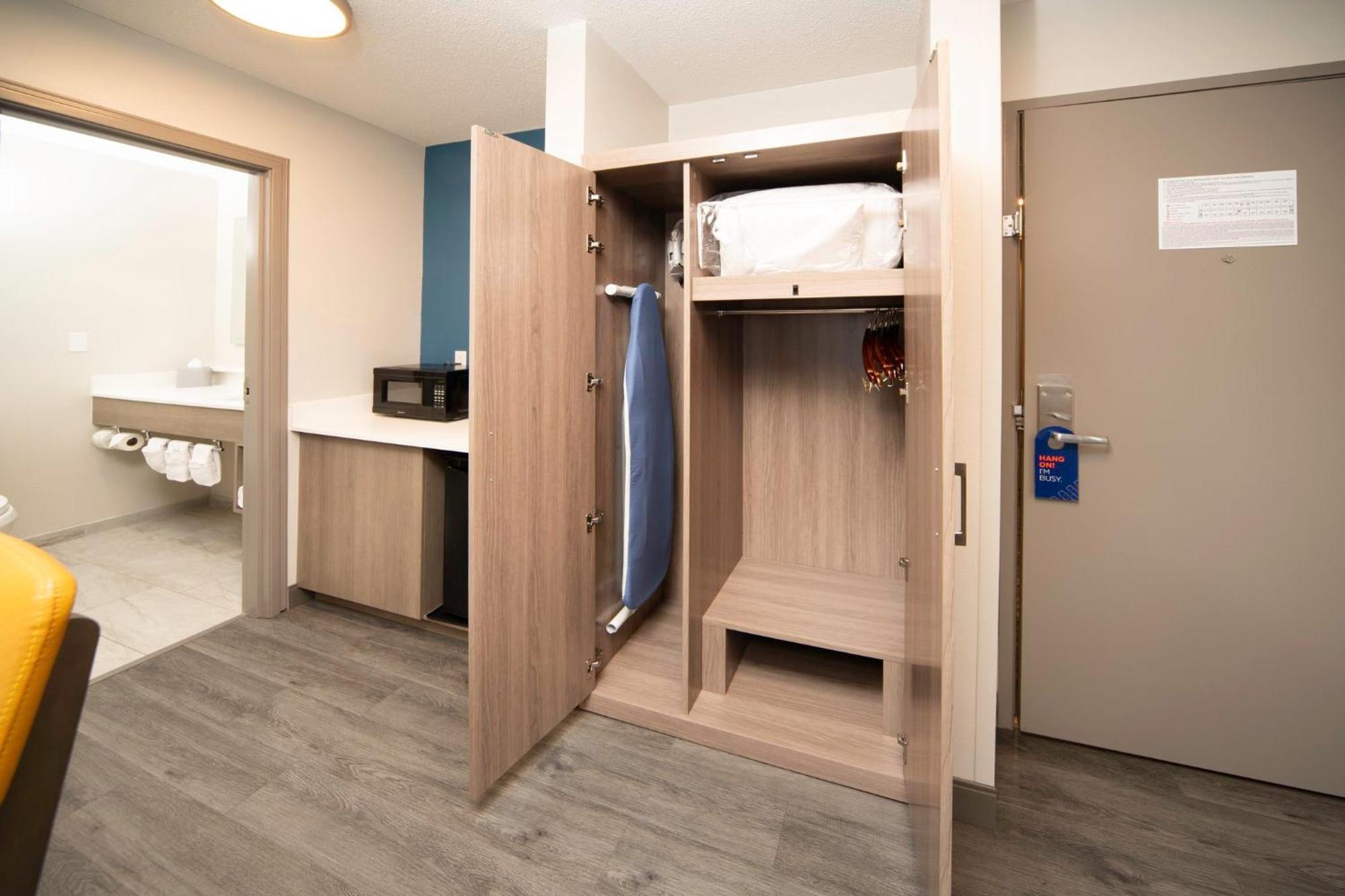 Holiday Inn Express & Suites Indianapolis - East By Ihg Екстериор снимка